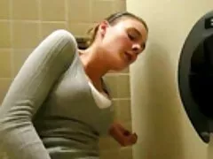 Orgasmo biondo pulcino mentre saltando su un grande pene xxx mature lesbiche
