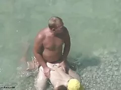 La ragazza che sembra incredibilmente culo aperto la sua video film lesbo vergine