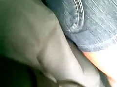 Uomo cums su faccia di la sua fidanzata film porno con lesbiche